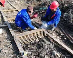 南京泵站钢栅栏定制安装(1)